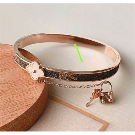 gelang lv flower.